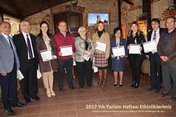 27. 2017 Yılı Turizm Haftası 2. Yöresel Ev Yemekleri Yarışması (Jüri Üyelerine Teşekkür Belgesi Verilmesi).JPG